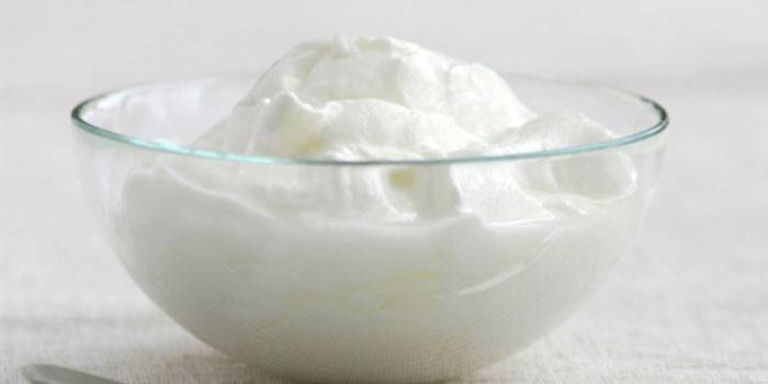 Натуральный йогурт 
