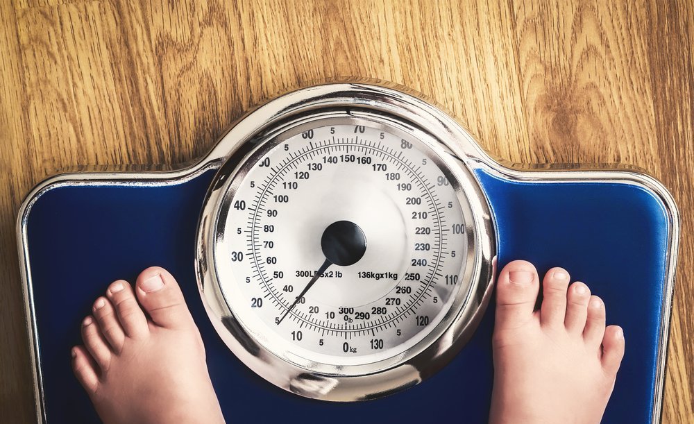 Проблема лишнего веса: наиболее популярные ошибки родителей
