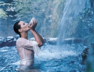 Вода - очень важный источник энергии в нашем организме