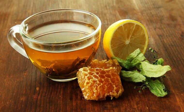 зеленый чай с медом и лимоном